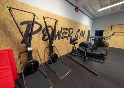 Powergym Písek – Posilovací trenažery